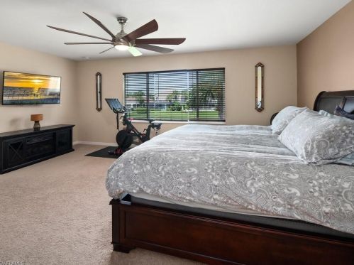 2161 Fairmont Ln, Naples FL 34120-4576 exterior