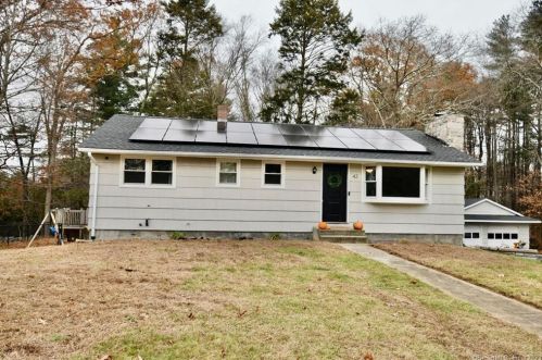 42 Laurel Dr, Killingly, CT 06241-2218
