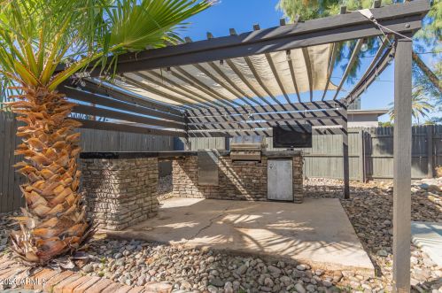 2216 23rd St, Phoenix AZ  85006-2030 exterior