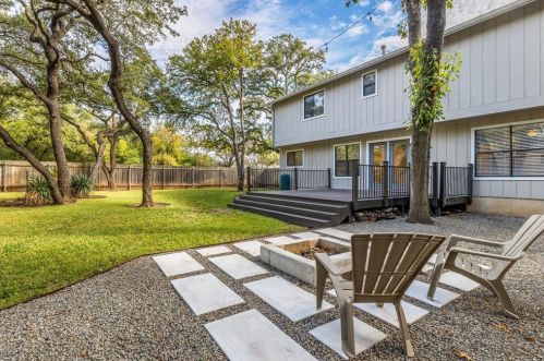 11612 Buttonwood Dr, Austin TX  78759-3856 exterior