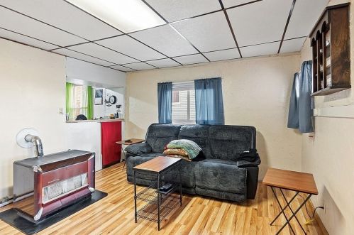 9 Elizabeth St, Worcester MA 01605-2949 exterior