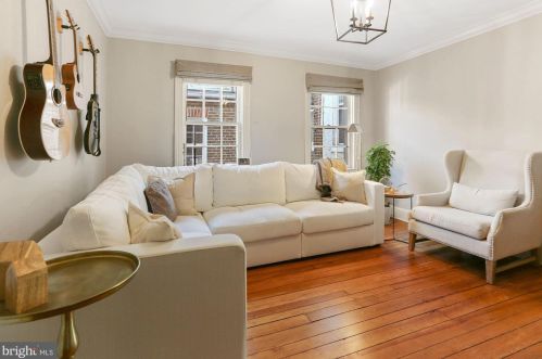 204 Royal St, Alexandria VA  22314-2627 exterior