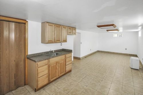 315 Bingham St, New Britain CT 06051-3824 exterior