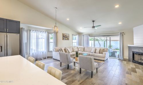 4333 Angela Dr, Phoenix AZ  85032-2282 exterior