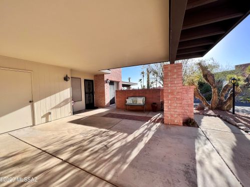 5528 Camino Arenosa, Tucson AZ  85718-5417 exterior