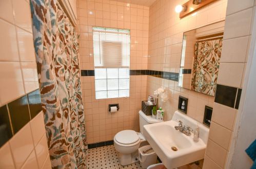 4849 Mohawk Ave, Milwaukee WI 53217-5034 exterior