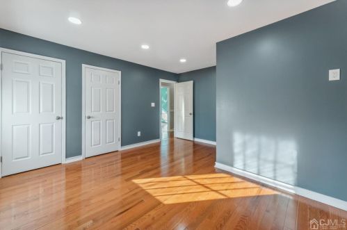 3 Brida Ct, Edison NJ  08817-3800 exterior