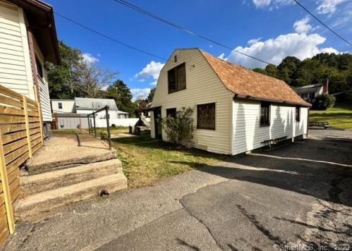 19 Spg St, Seymour CT 06483-3716 exterior