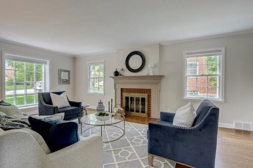 4318 Alpine Ave, Milwaukee WI  53211-1411 exterior