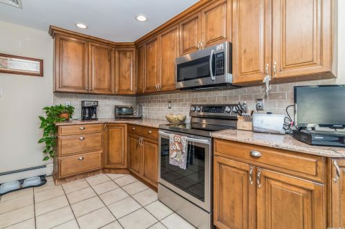 101 Ldg Ave, Huntington Station NY 11746-2808 exterior