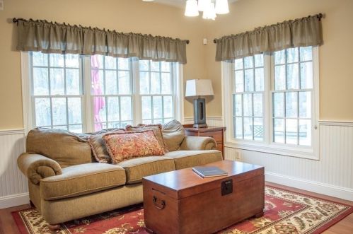 2 Camelot Dr, Worcester MA 01602-1318 exterior