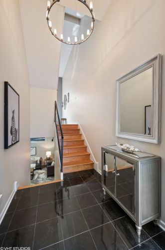 1214 Marion Ct, Chicago, IL 60622-3894