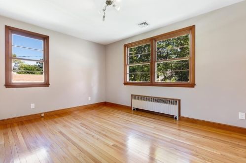 165 Chadwick St, North Andover MA 01845-1705 exterior