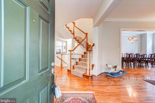 307 Creek Valley Ln, Rockville MD  20850-5604 exterior