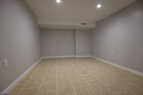 52 Myrtle Ave, Irvington NJ 07111-3338 exterior