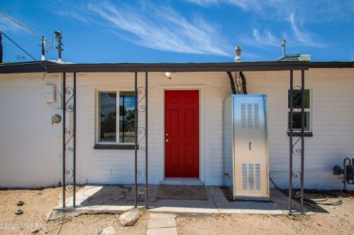 2202 Poquita Vis, Tucson AZ  85713-5128 exterior