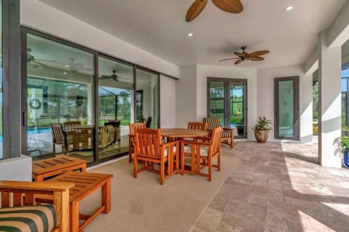 870 8 St, Naples FL 34120-0411 exterior