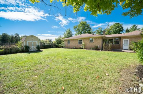 1628 Leffingwell Ave, Grand Rapids MI 49525-3902 exterior