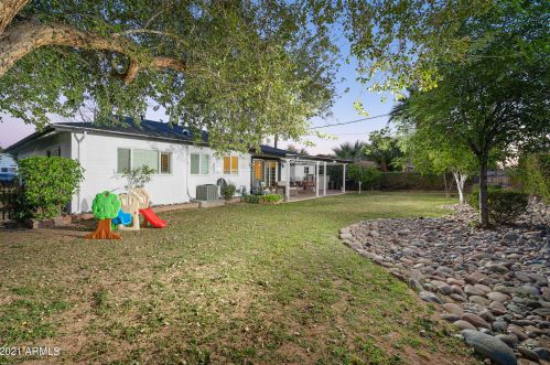 3842 50th Pl, Phoenix AZ 85018-4413 exterior