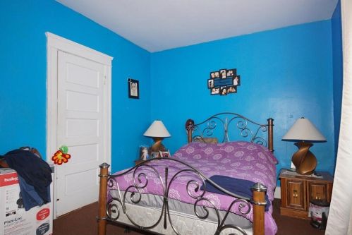 10 Bedford Ave, Worcester MA 01604-4739 exterior