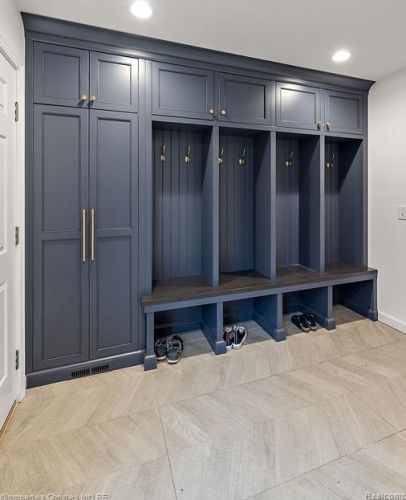 1174 Lakeside Dr, Bham MI 48009-1381 exterior