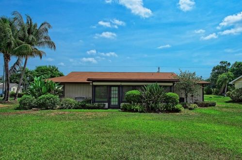 440 Ravenswood Ln, Fort Pierce FL 34983-2081 exterior