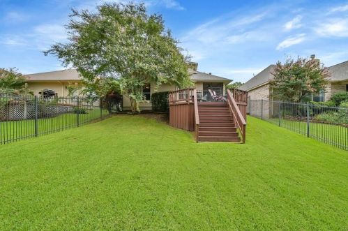 91 Misty Harbor Dr, Montgomery TX 77356-5242 exterior