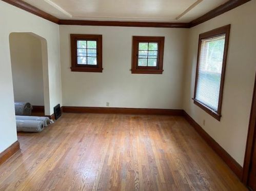 5827 39th St, Milwaukee, WI 53221-3905