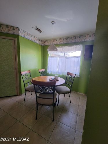 1587 Bitter Orange St, Tucson, AZ 85705-4876