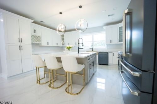 37 Overlook Ave, Paterson NJ 07508-2570 exterior