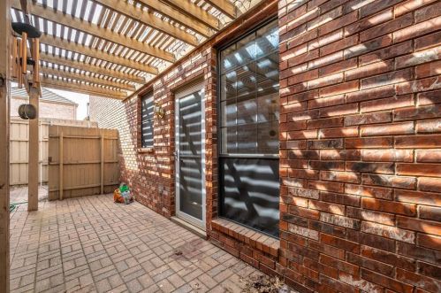 17018 Vinland Dr, Addison TX 75001-5053 exterior