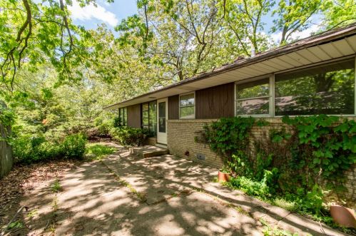 435 Lynn Ter, Waukegan IL 60085-3358 exterior