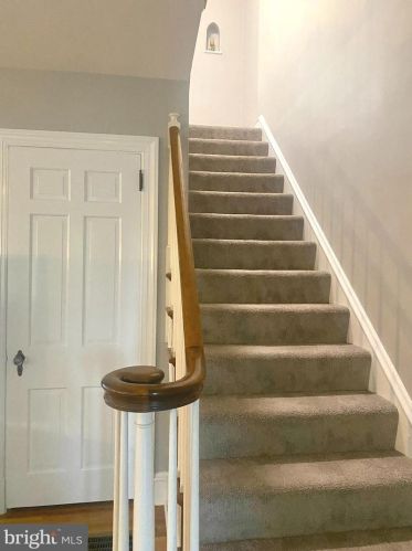 746 New Holland Ave, Lancaster PA 17602-2137 exterior