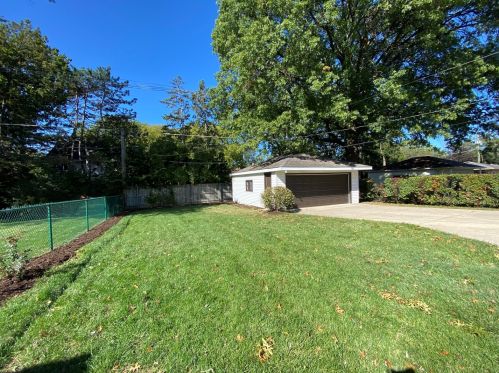 934 Bryan St, Elmhurst, IL 60126-5032