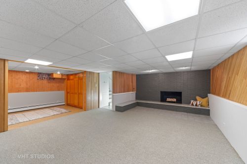 245 Kimbell Ave, Elmhurst IL 60126-1829 exterior