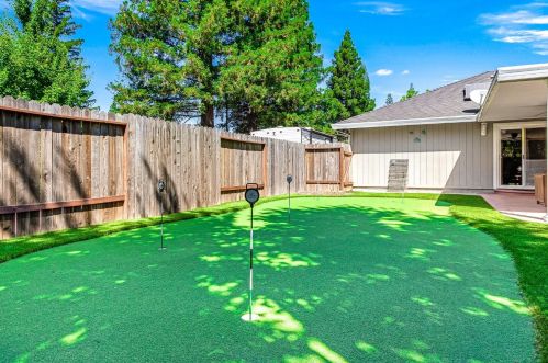 100 Cyn Rim Dr, Folsom CA 95630-2034 exterior