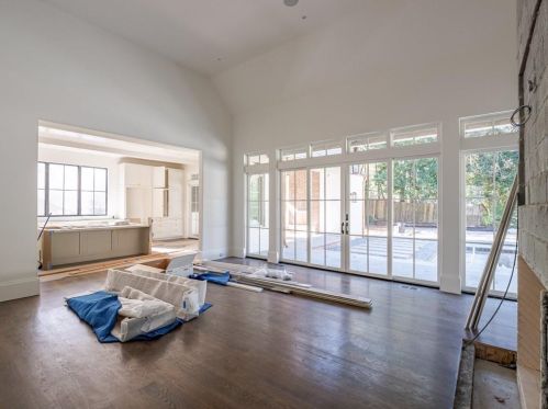 3364 Knollwood Dr, Atlanta GA 30305-1022 exterior