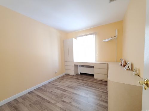 55 Bushwick St, Huntington Station NY 11747-1201 exterior