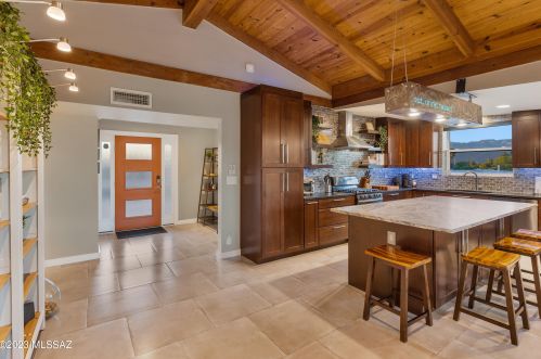 6126 Seneca St, Tucson AZ  85712-3011 exterior