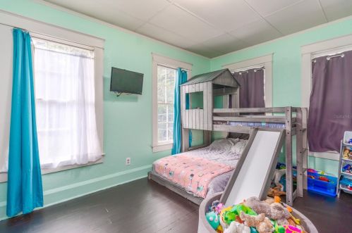 10012 Annette Ave, Tampa FL 33612-6826 exterior