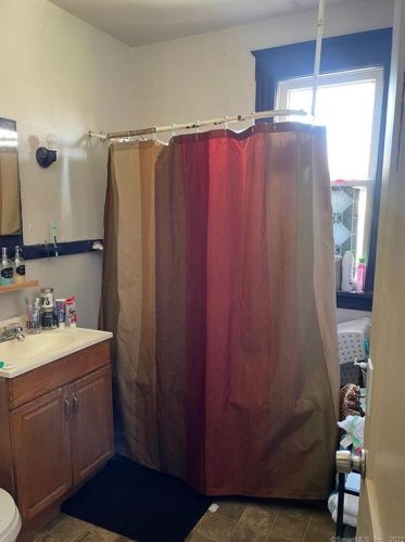 82 Wilcox St, New Britain CT 06051-1209 exterior