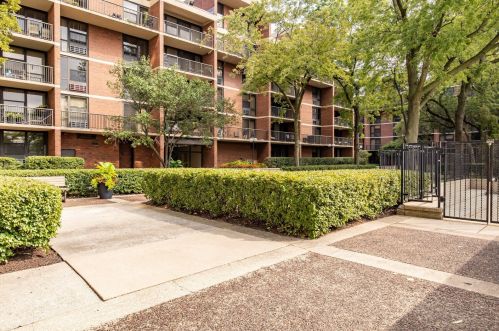 2941 Michigan Ave, Chicago IL 60616-0047 exterior