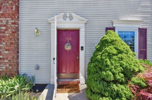 1908 Bayley Ct, Bridgewater NJ  08807-3544 exterior