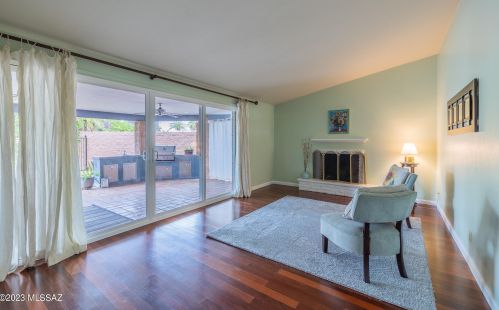 2331 Camino Seco, Tucson, AZ 85710-7957