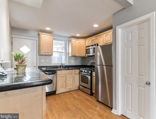 2022 Manton St, Philadelphia PA  19146-4328 exterior