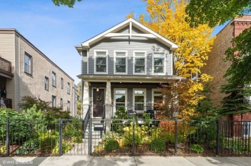 2426 Warner Ave, Chicago, IL 60618-2812