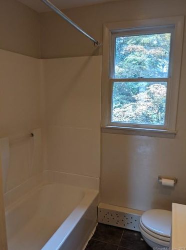 16 Harriet St, Norwalk CT 06851-3625 exterior