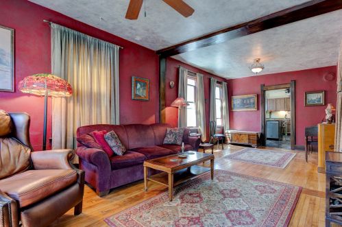 2465 Dousman St, Milwaukee, WI 53212-3039