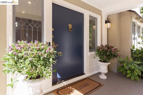 135 Tunnel Rd, Berkeley, CA 94705-2839