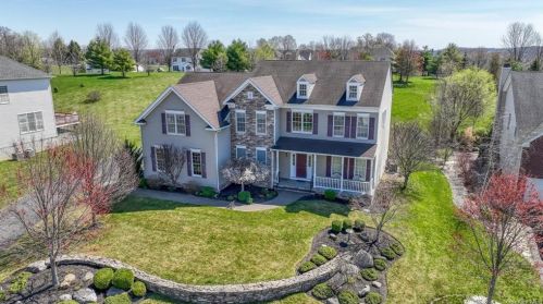 33 Susie Blvd, Poughkeepsie, NY 12603-1742